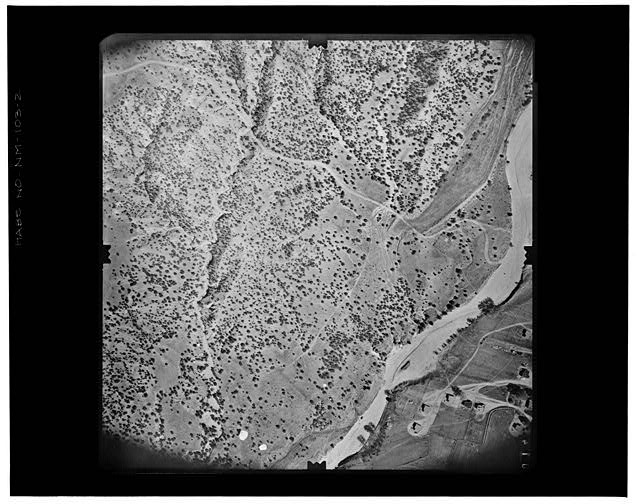 2.  APPROACH TO TESUQUE FROM SE Copy photograph of photogrammetric plate LC-HABS-GS01-B-1973-407. - Pueblo of Tesuque, Central Portion, Tesuque River vicinity, Tesuque, Santa Fe County, NM