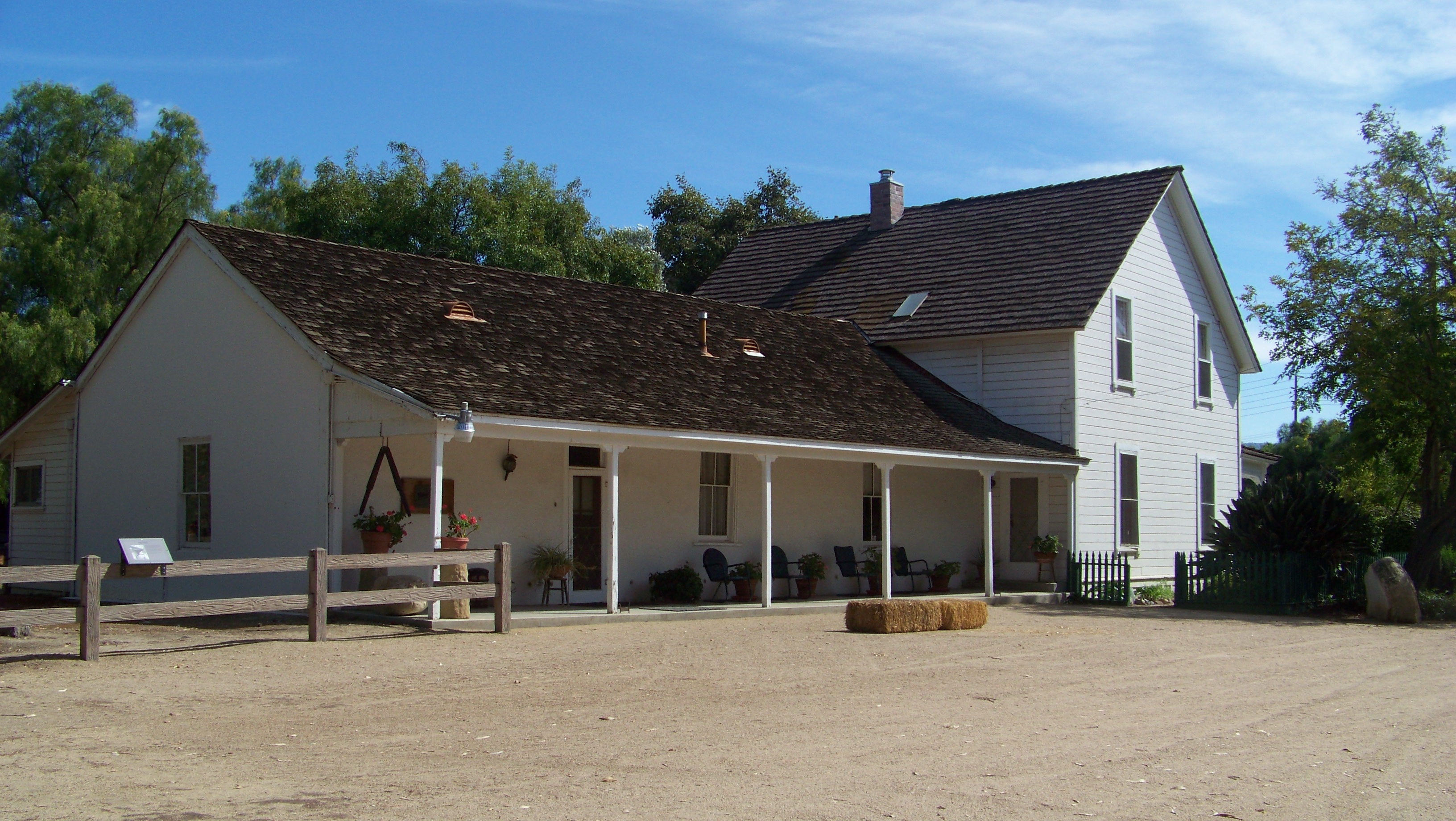 Simi Adobe–Strathearn House